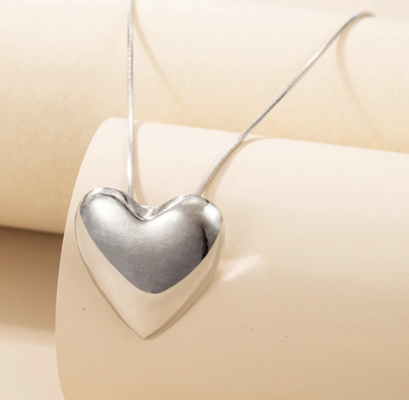 Heart Necklace - Picture 3 of 6